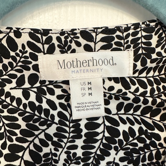 Motherhood Maternity Wrap-Dress - lightweight - easy to adjust - size M - Picture 3 of 4